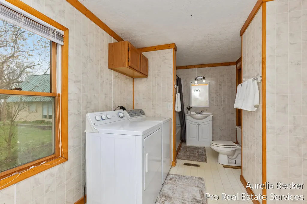 425 S Cedar Street Allegan City MI 49010