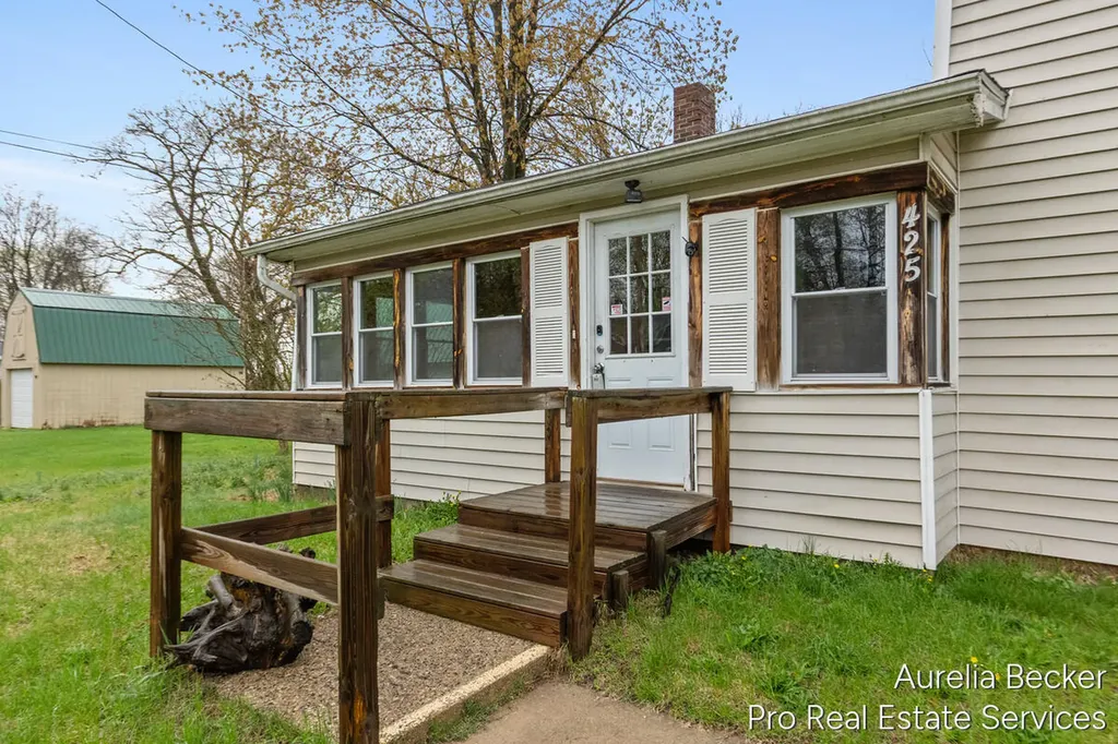 425 S Cedar Street Allegan City MI 49010