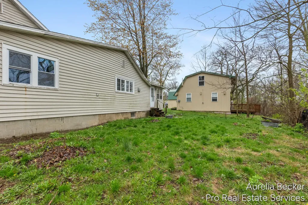 425 S Cedar Street Allegan City MI 49010