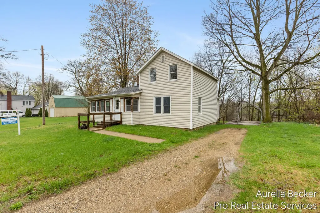 425 S Cedar Street Allegan City MI 49010