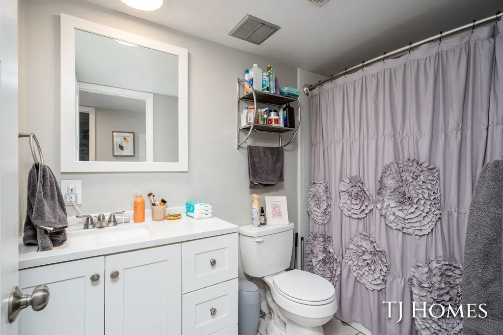 2561-2563 Burton Street SE Grand Rapids City MI 49546