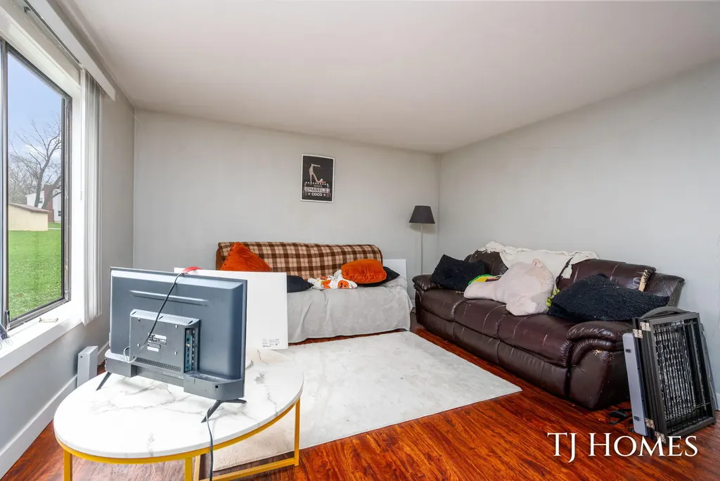 2561-2563 Burton Street SE Grand Rapids City MI 49546