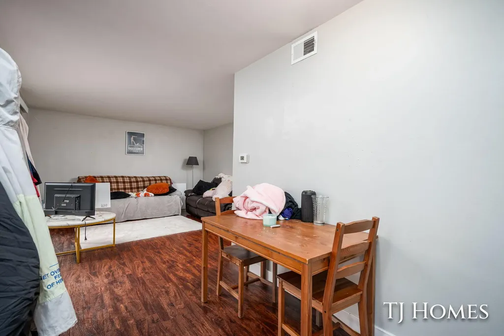2561-2563 Burton Street SE Grand Rapids City MI 49546
