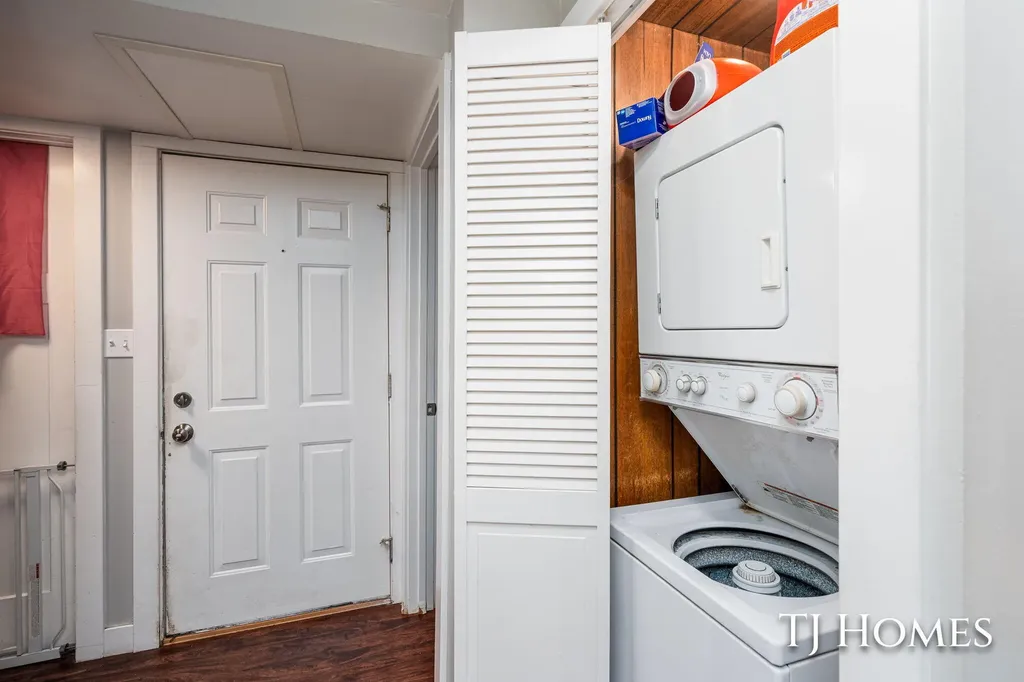 2561-2563 Burton Street SE Grand Rapids City MI 49546