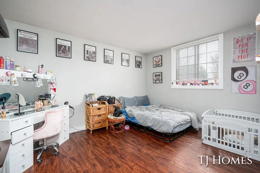 2561-2563 Burton Street SE Grand Rapids City MI 49546