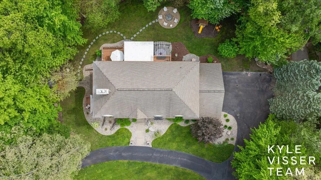 4608 Old Grand River Trail NE Grand Rapids Charter Township MI 49301