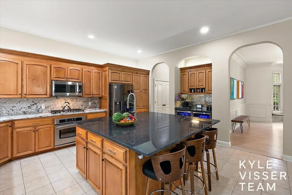4608 Old Grand River Trail NE Grand Rapids Charter Township MI 49301