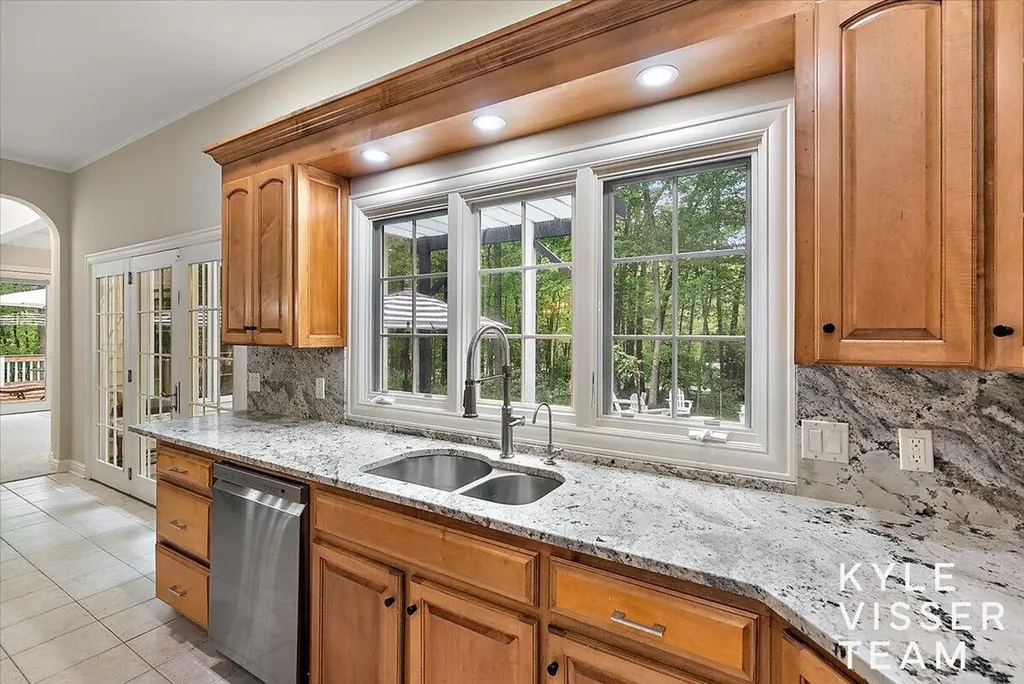 4608 Old Grand River Trail NE Grand Rapids Charter Township MI 49301