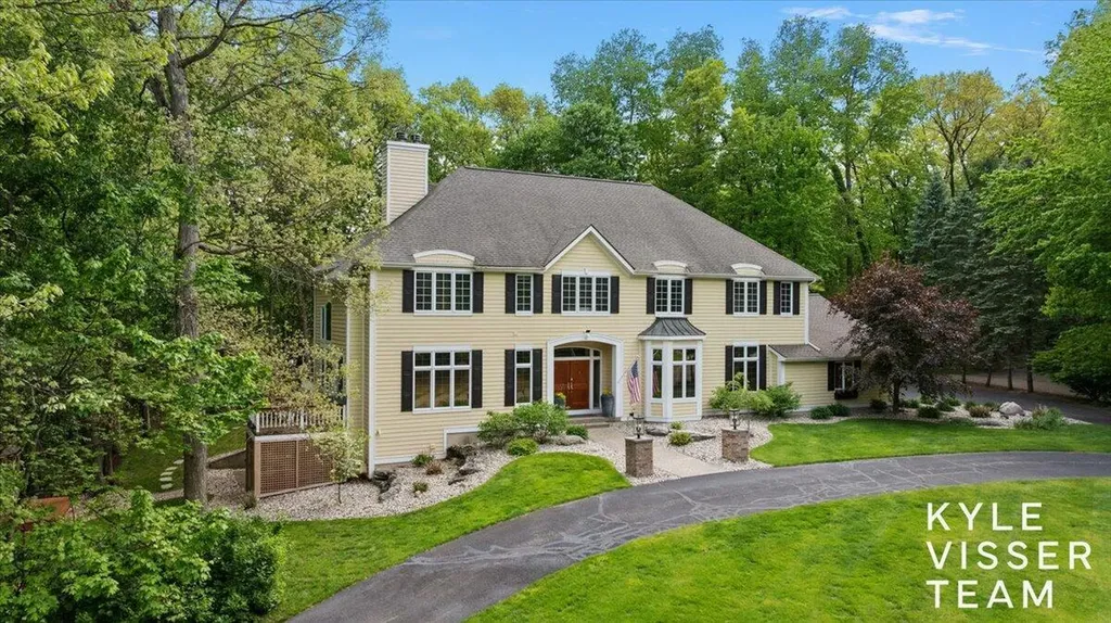 4608 Old Grand River Trail NE Grand Rapids Charter Township MI 49301