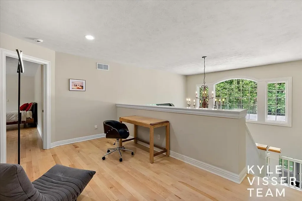 4608 Old Grand River Trail NE Grand Rapids Charter Township MI 49301