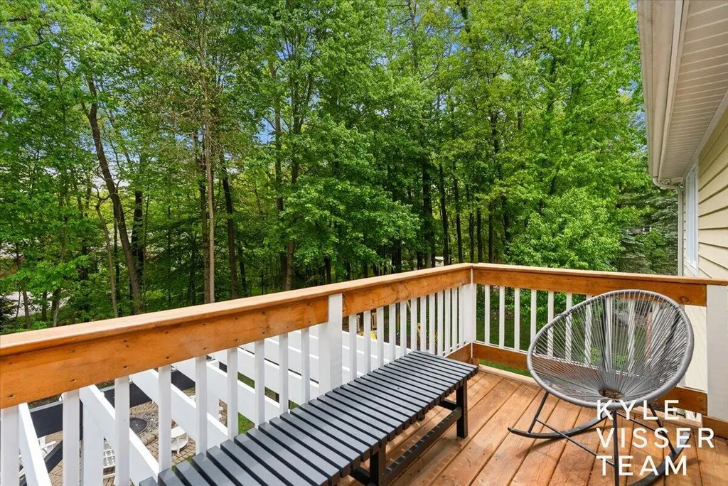 4608 Old Grand River Trail NE Grand Rapids Charter Township MI 49301