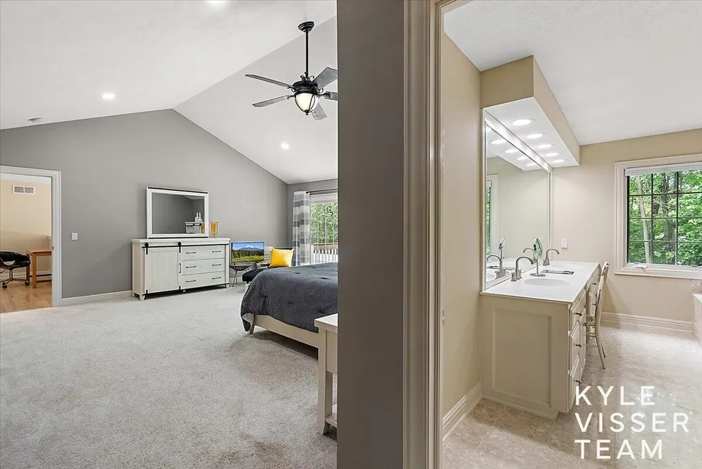 4608 Old Grand River Trail NE Grand Rapids Charter Township MI 49301