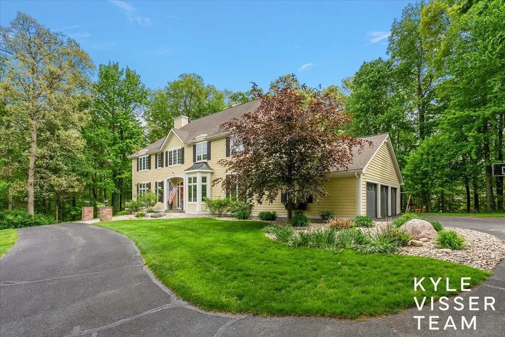 4608 Old Grand River Trail NE Grand Rapids Charter Township MI 49301