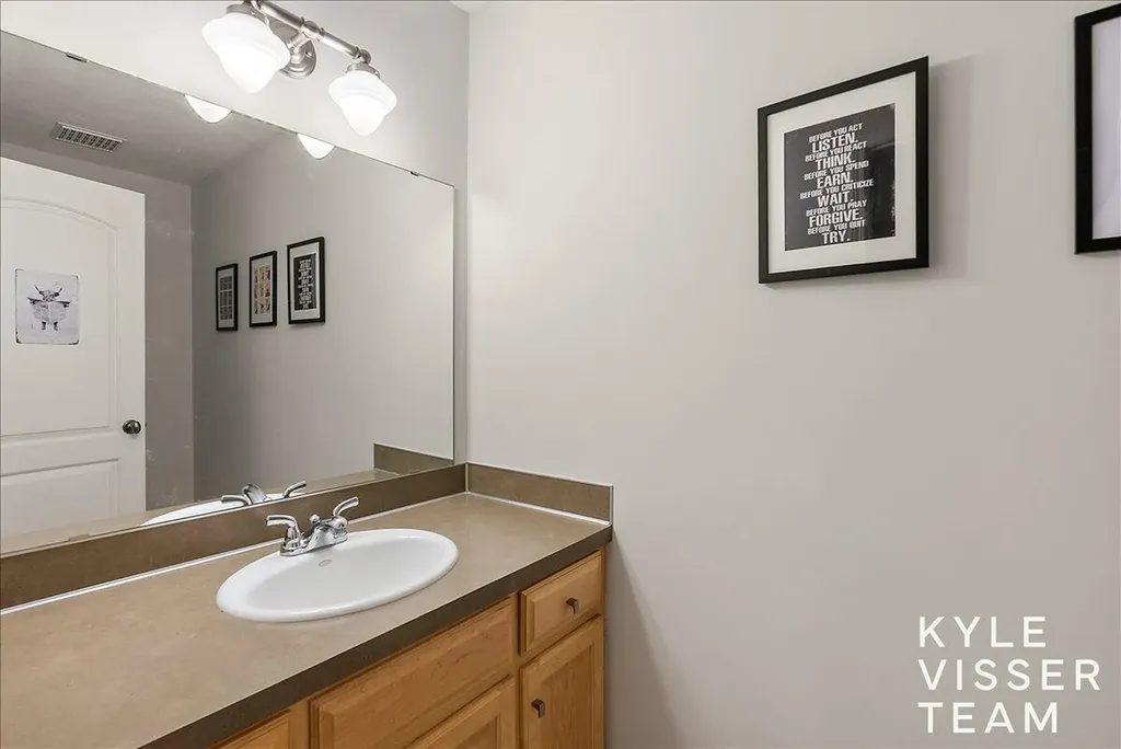 4608 Old Grand River Trail NE Grand Rapids Charter Township MI 49301