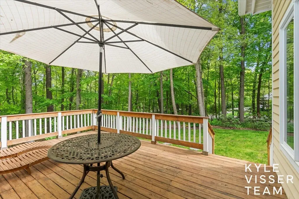 4608 Old Grand River Trail NE Grand Rapids Charter Township MI 49301