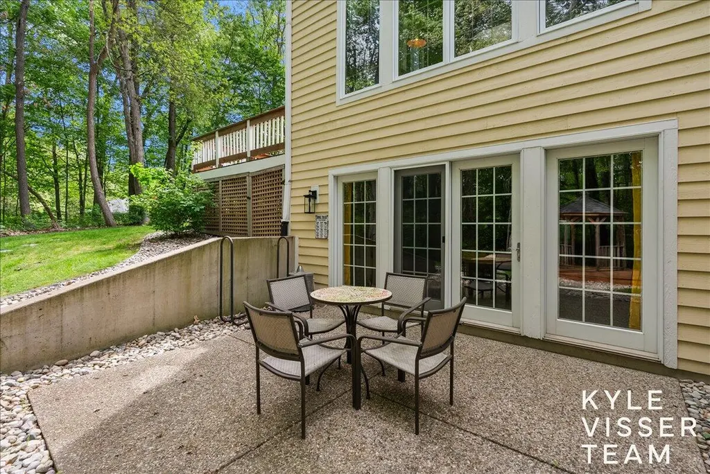4608 Old Grand River Trail NE Grand Rapids Charter Township MI 49301