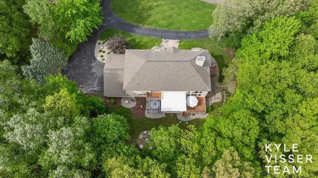 4608 Old Grand River Trail NE Grand Rapids Charter Township MI 49301