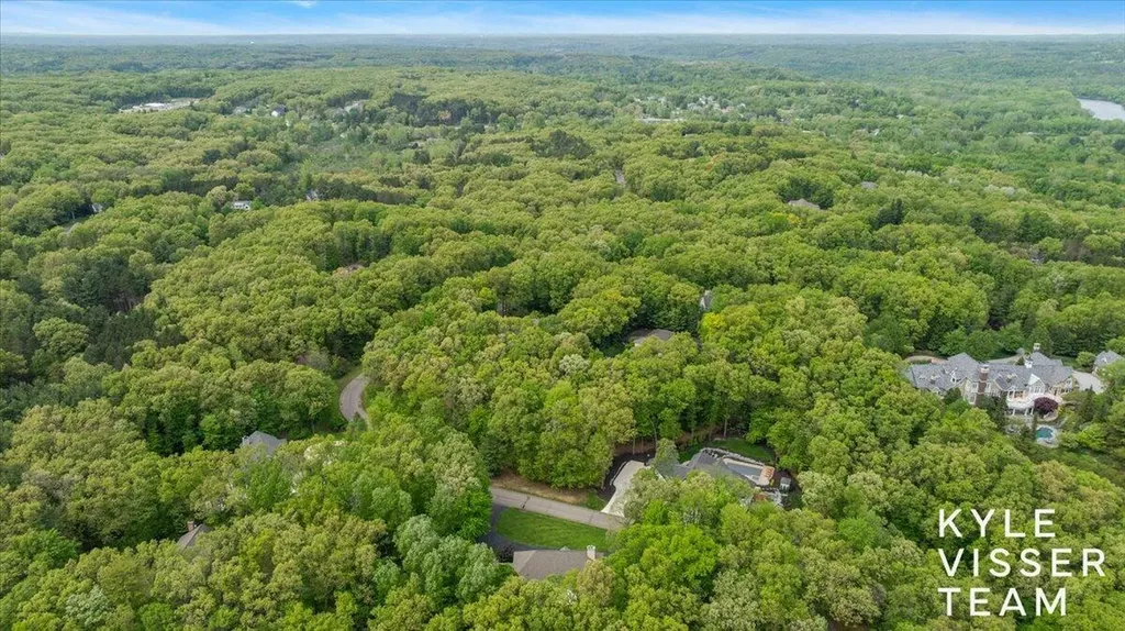 4608 Old Grand River Trail NE Grand Rapids Charter Township MI 49301