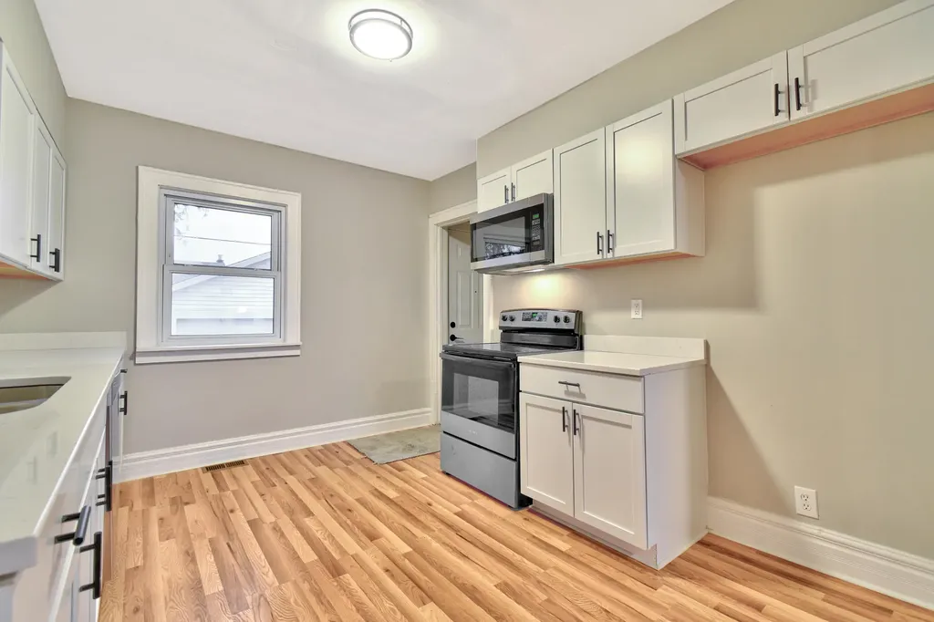 345 E Goulson Avenue Hazel Park City MI 48030