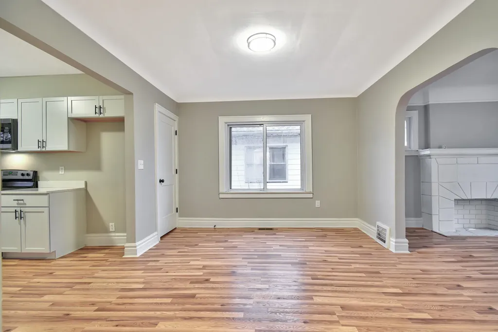 345 E Goulson Avenue Hazel Park City MI 48030