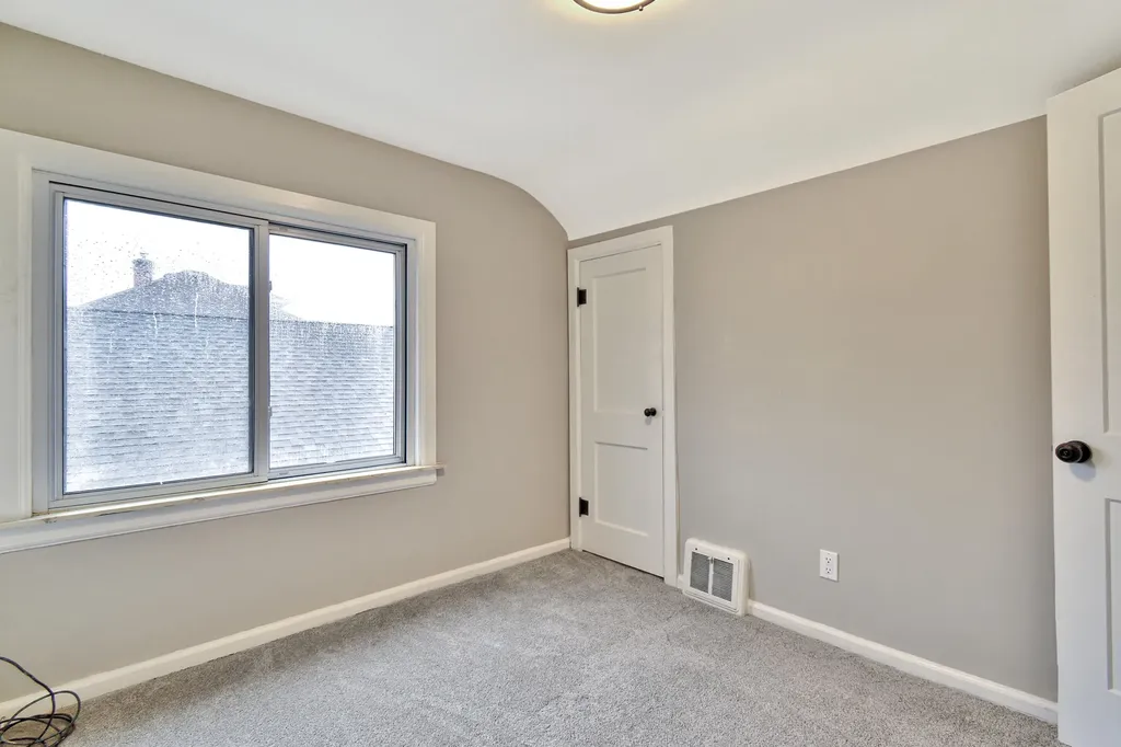 345 E Goulson Avenue Hazel Park City MI 48030