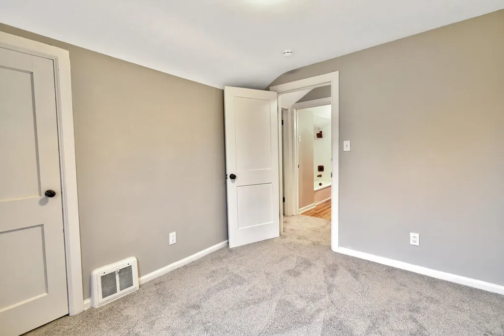 345 E Goulson Avenue Hazel Park City MI 48030