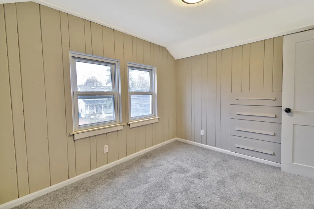 345 E Goulson Avenue Hazel Park City MI 48030