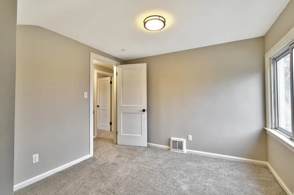 345 E Goulson Avenue Hazel Park City MI 48030