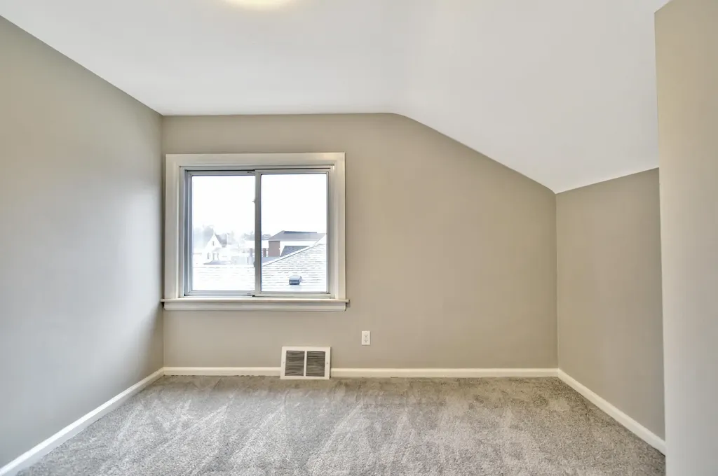 345 E Goulson Avenue Hazel Park City MI 48030