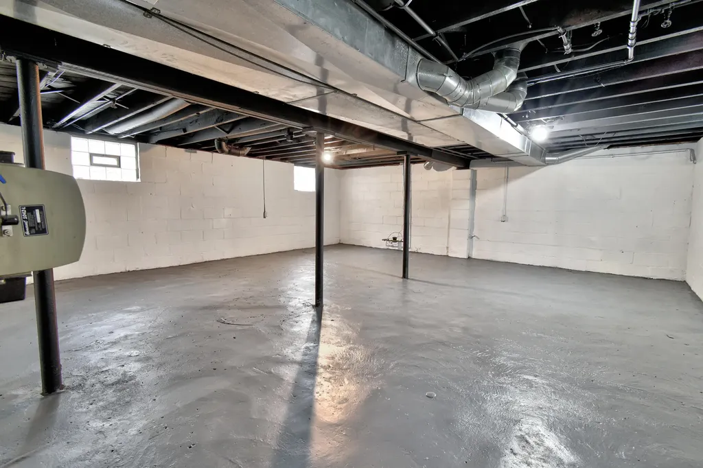 345 E Goulson Avenue Hazel Park City MI 48030