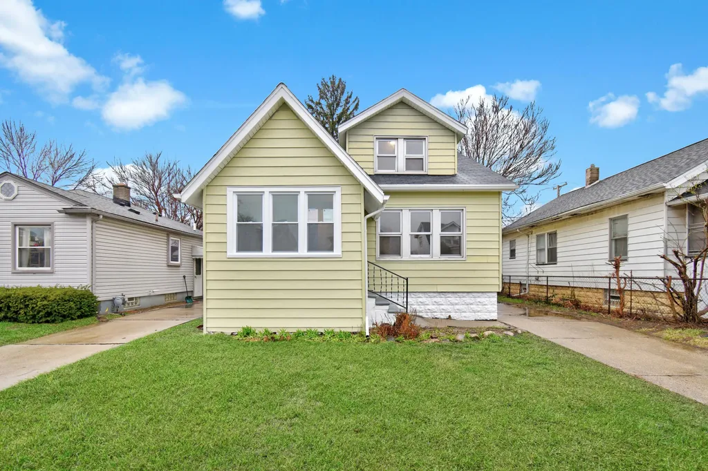 345 E Goulson Avenue Hazel Park City MI 48030