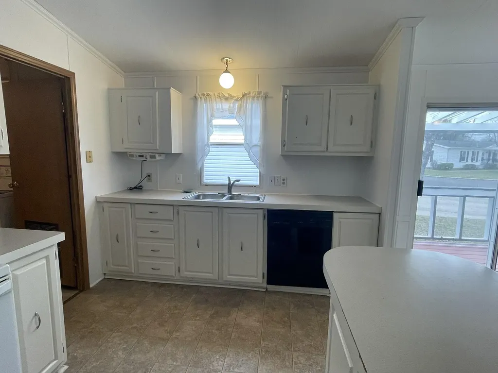 229 Cadgewith E Dewitt Charter Township MI 48906