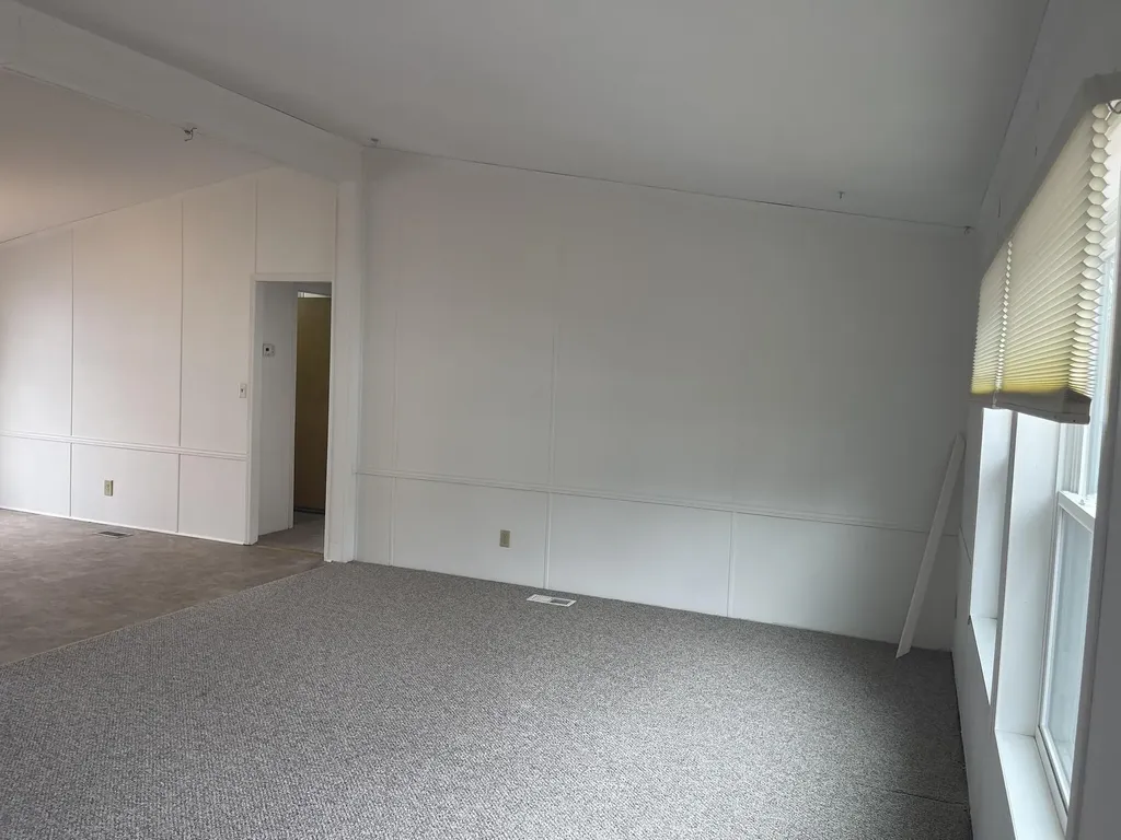 229 Cadgewith E Dewitt Charter Township MI 48906