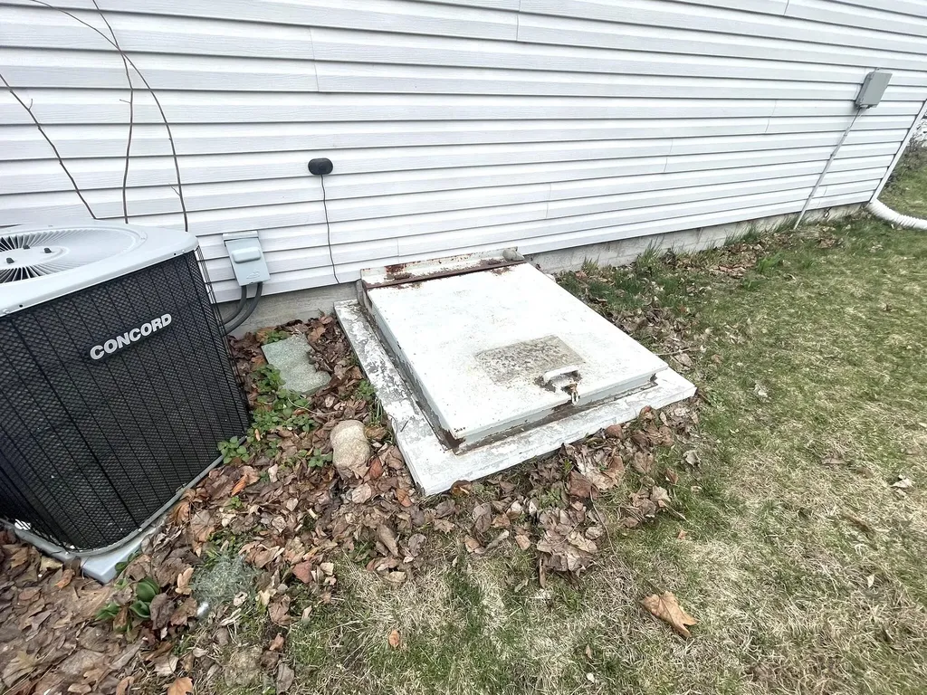 229 Cadgewith E Dewitt Charter Township MI 48906