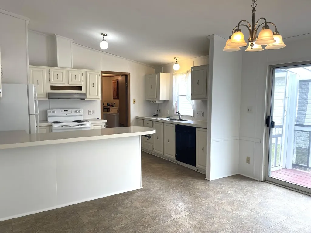 229 Cadgewith E Dewitt Charter Township MI 48906