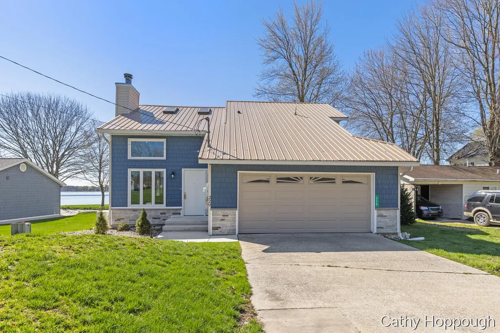 229 Ivason Drive Douglass Township MI 48888