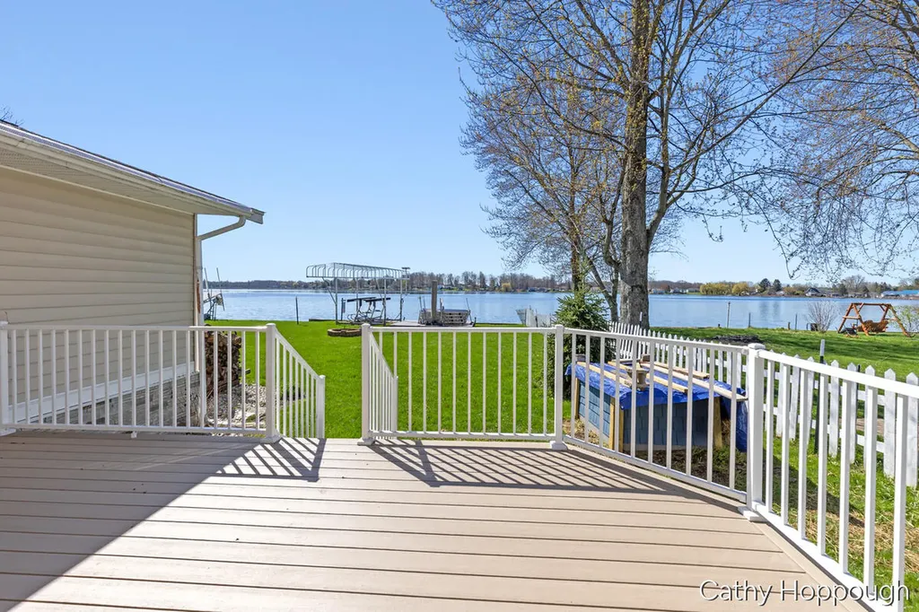 229 Ivason Drive Douglass Township MI 48888