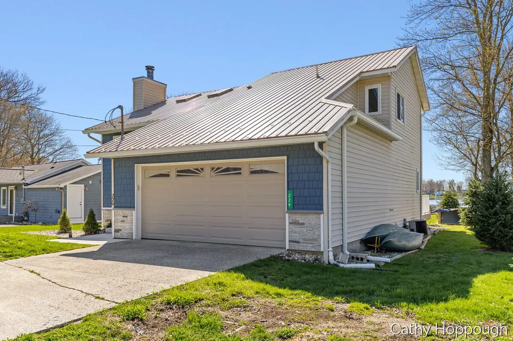 229 Ivason Drive Douglass Township MI 48888