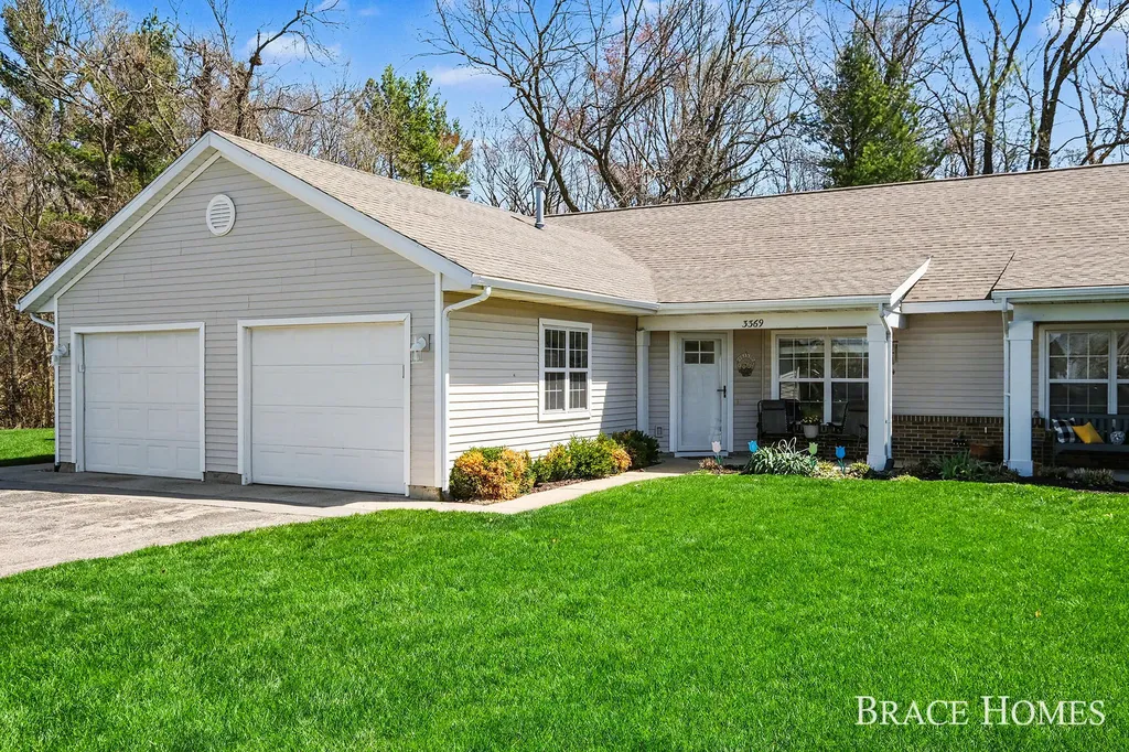 3369 Clear Vista Court NE Plainfield Charter Township MI 49525