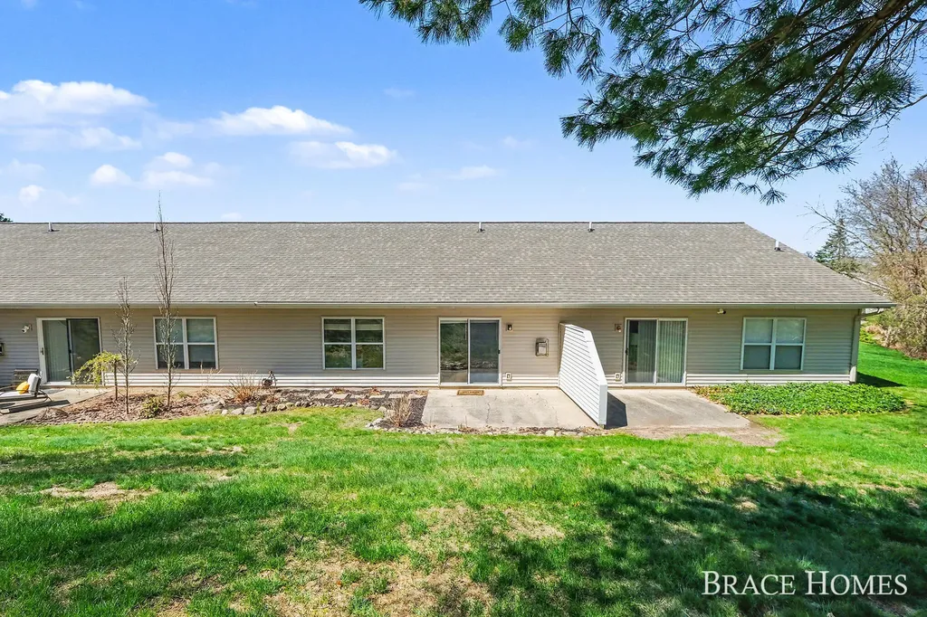 3369 Clear Vista Court NE Plainfield Charter Township MI 49525