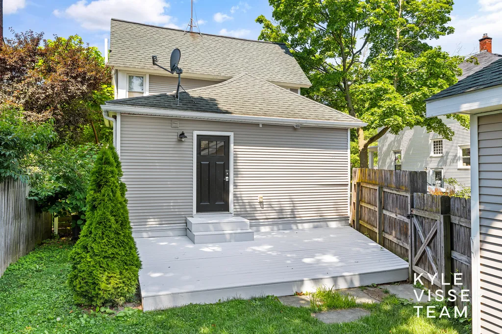 622 Gladstone Drive SE East Grand Rapids City MI 49506