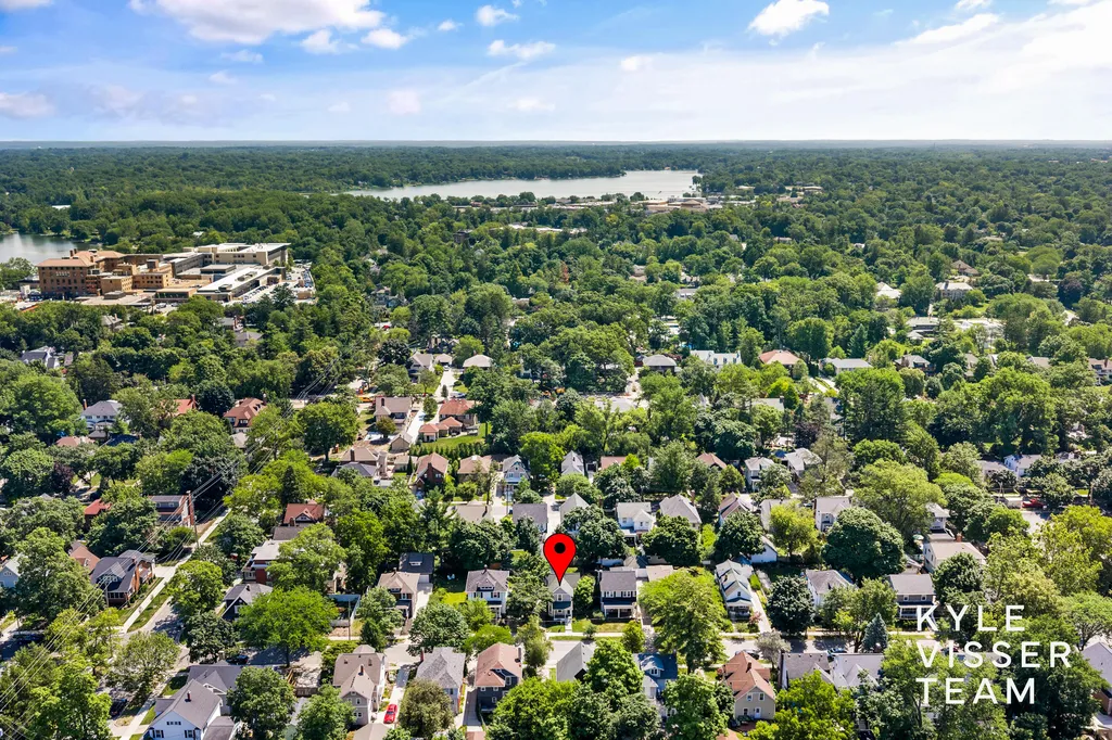 622 Gladstone Drive SE East Grand Rapids City MI 49506