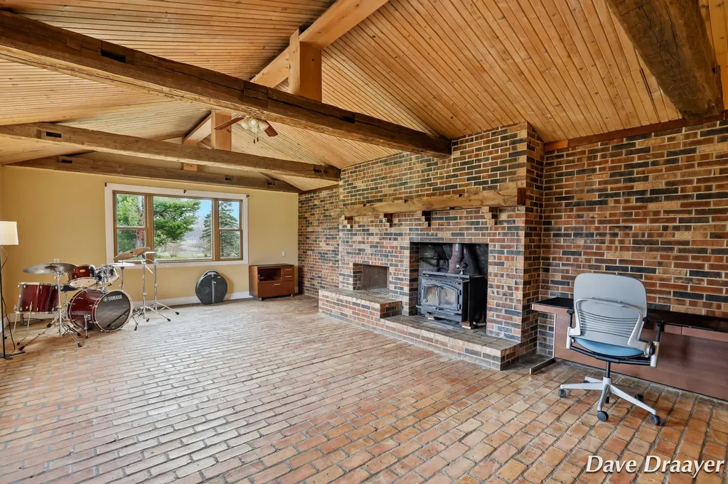7869 17 Mile Road NE Nelson Township MI 49319