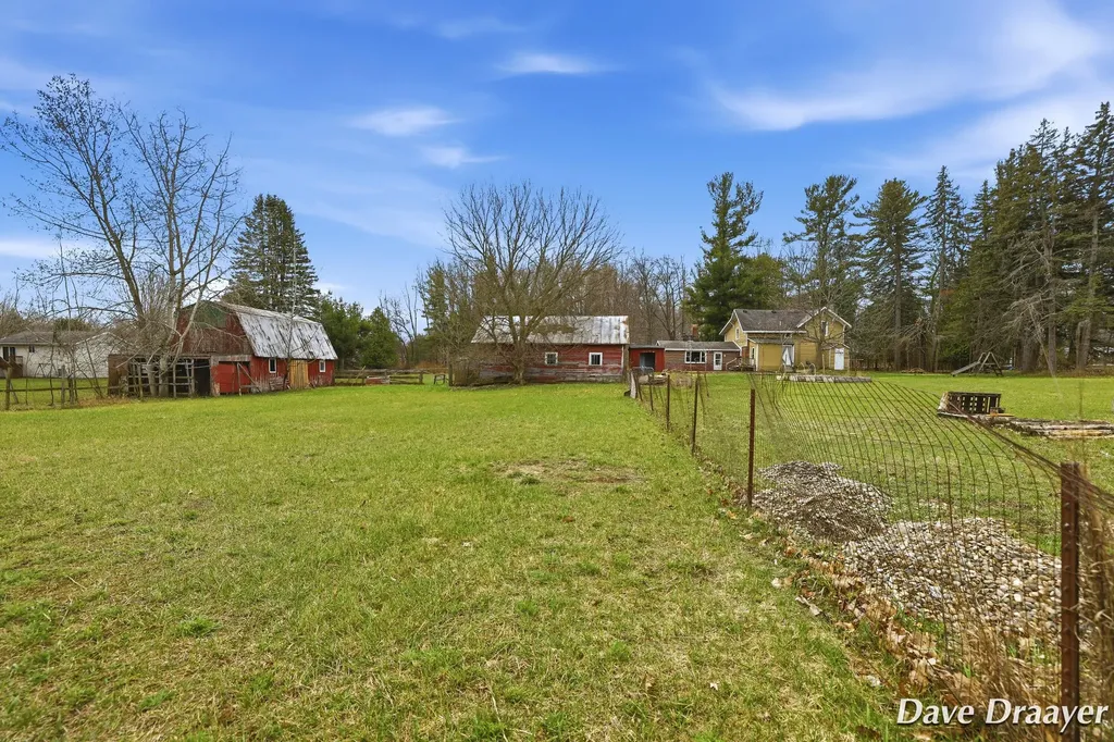 7869 17 Mile Road NE Nelson Township MI 49319