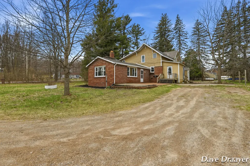 7869 17 Mile Road NE Nelson Township MI 49319