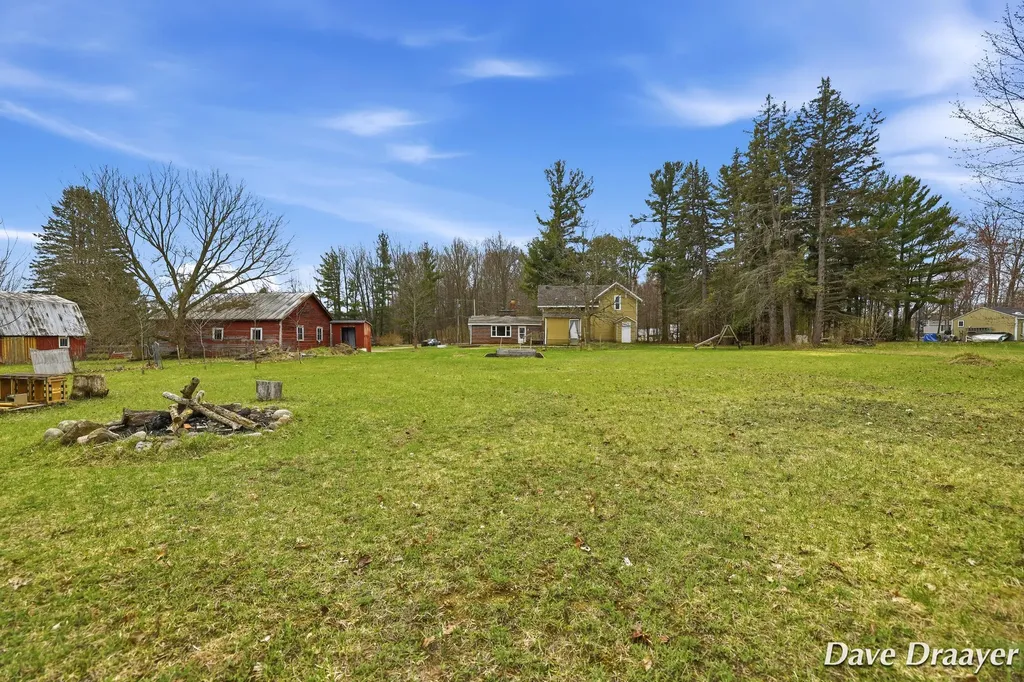 7869 17 Mile Road NE Nelson Township MI 49319