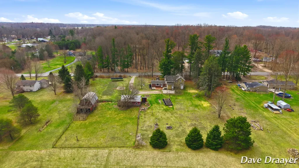7869 17 Mile Road NE Nelson Township MI 49319
