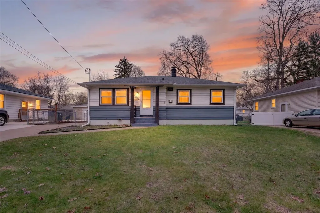 3834 Wyoming Avenue SW Wyoming City MI 49519