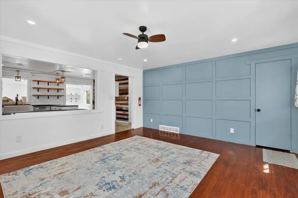 3834 Wyoming Avenue SW Wyoming City MI 49519