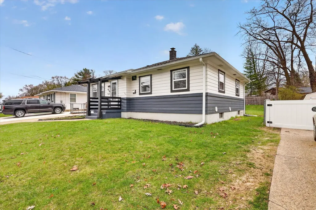 3834 Wyoming Avenue SW Wyoming City MI 49519